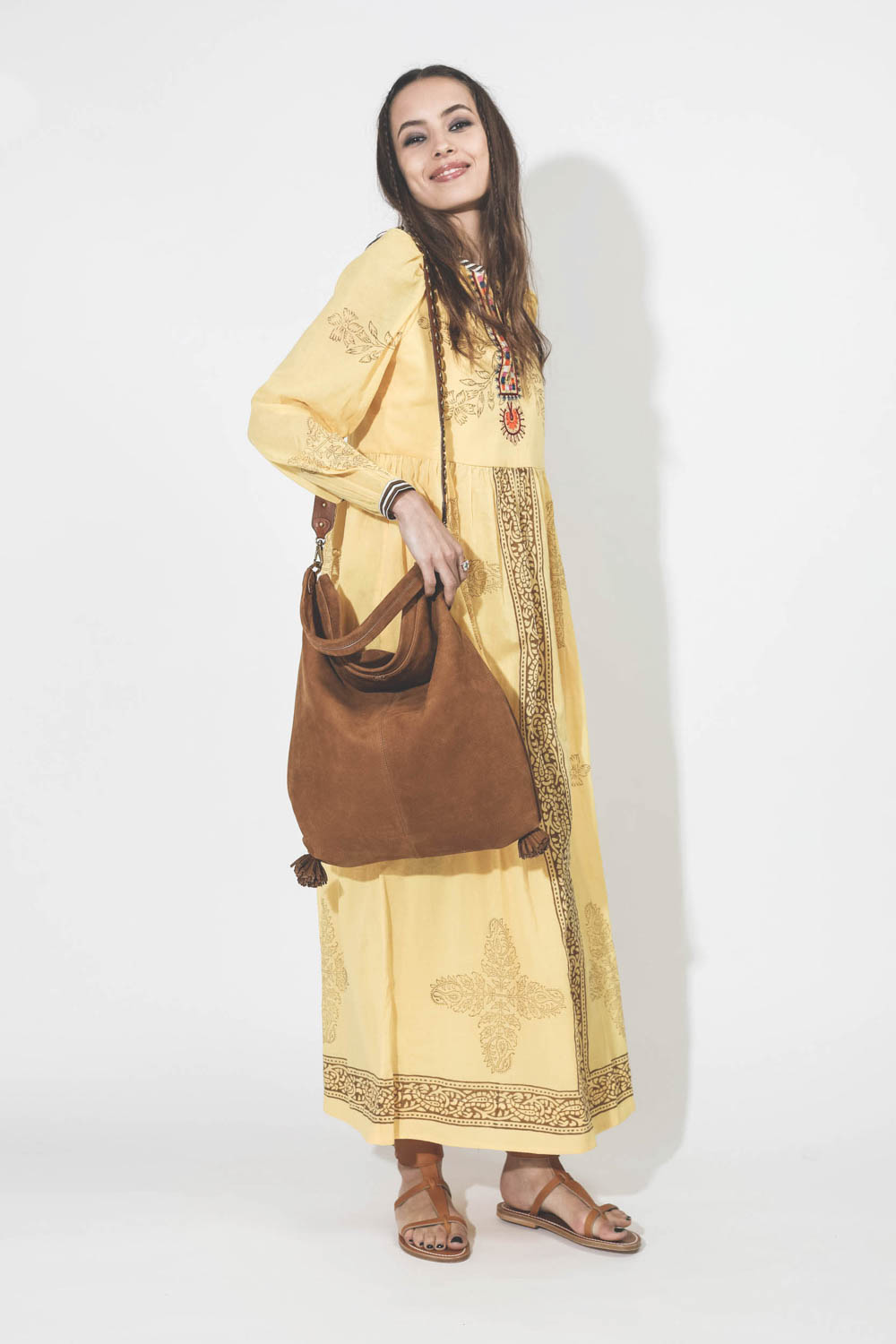 Bandoulière en cuir naturel clouté Festival Jérôme Dreyfuss. Porté épaule.