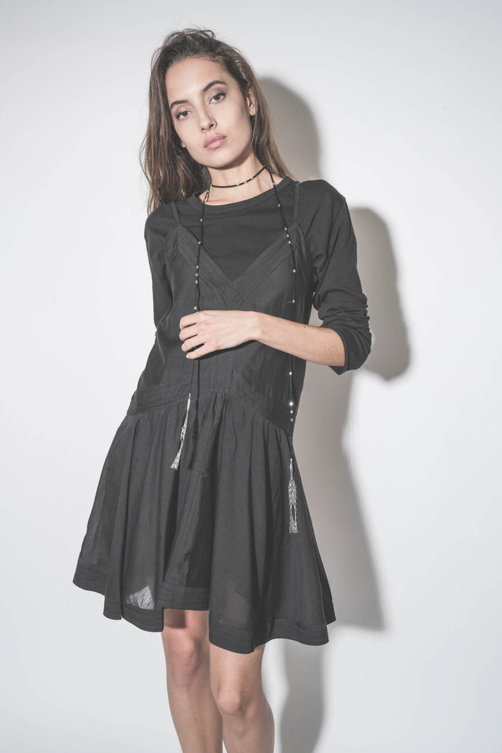 Robe courte fines bretelles en coton noir fluide Danielle Marant Etoile. 